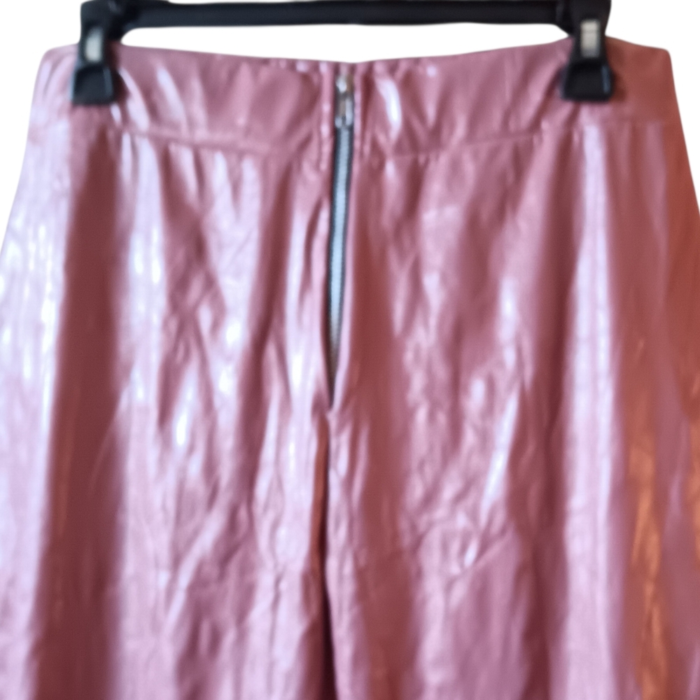 PrettyLittleThing Pink Shiny Leggings - Picture 4 of 7